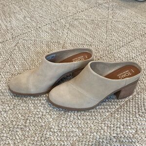 TOMS Evelyn Block Heel Mules Suede Womens Shoes Size US 9 Color Beige